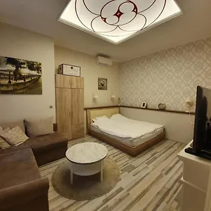 κάντε κράτηση εδώ